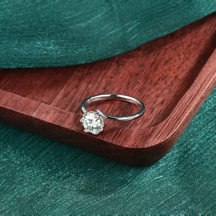 Kouchta — Solitaire six griffes flocon, moissanite 1 ct, argent 925, tailles 5-8