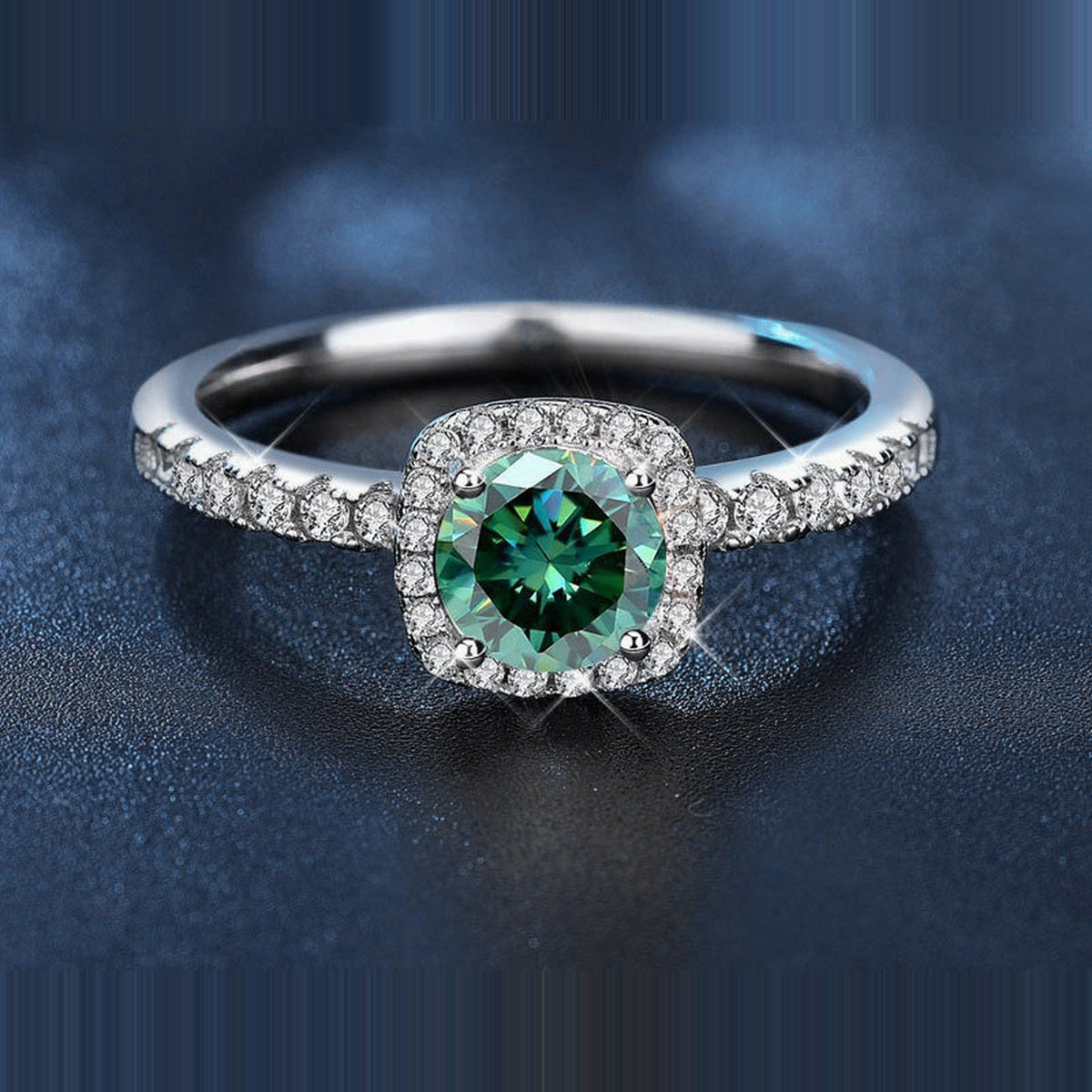 Bague Carré Kouchta — moissanite verte, argent 925