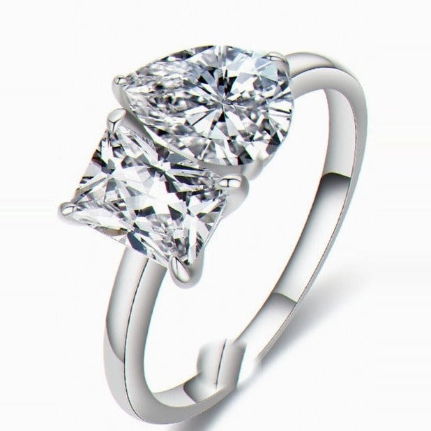 Kouchta — Bague Toi et Moi, moissanites poire 1 ct et princesse 1,25 ct, argent 925, tailles 5-9