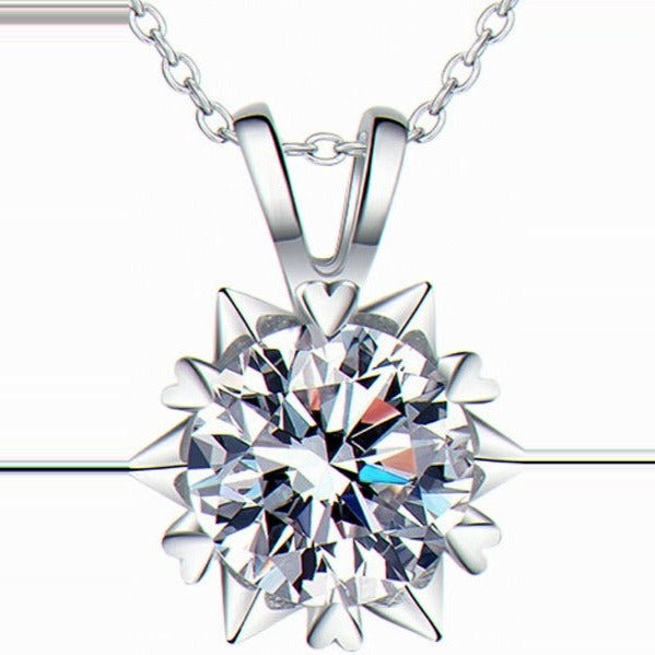 Kouchta Collier Étoile Six Branches : pendentif étoile sur fond sombre, chaîne fine argent 925