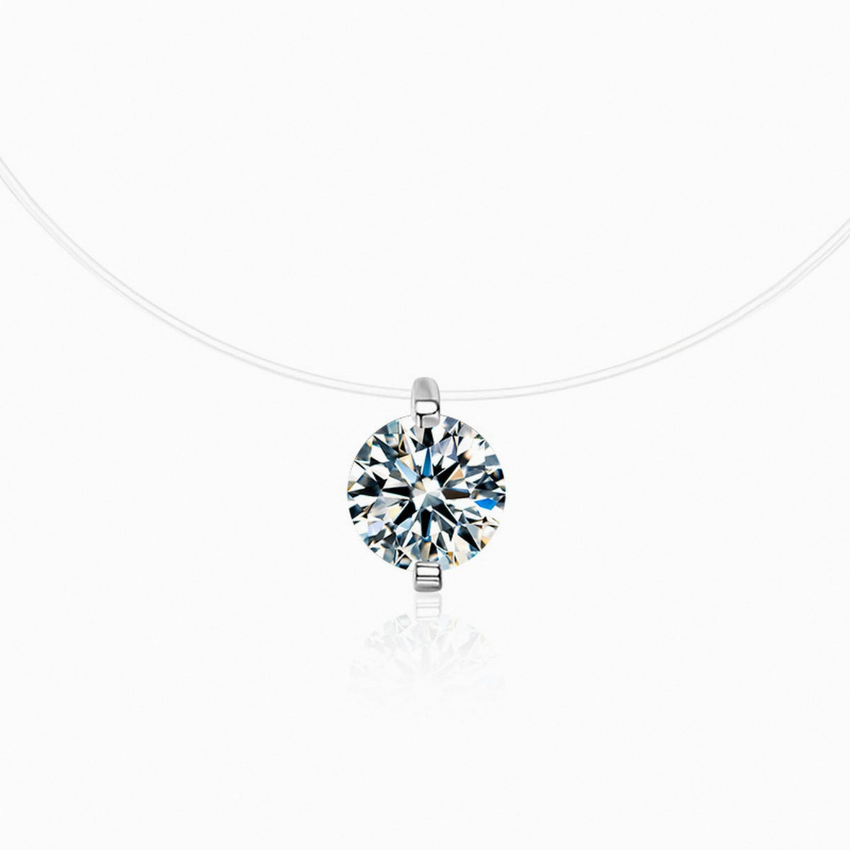 Collier solitaire sur fil invisible, carte blanche studio