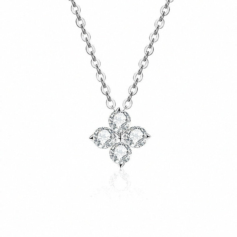 Kouchta Collier Trèfle Quatre Feuilles — studio blanc