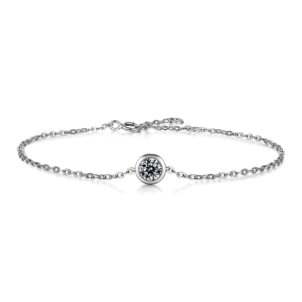 Bracelet Bulle Kouchta — moissanite 0,50 ct en serti bulle, finition or blanc 18K sur argent 925, vue studio